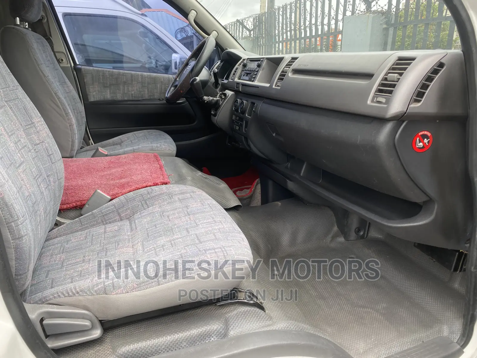 Toyota HiAce 2015 White