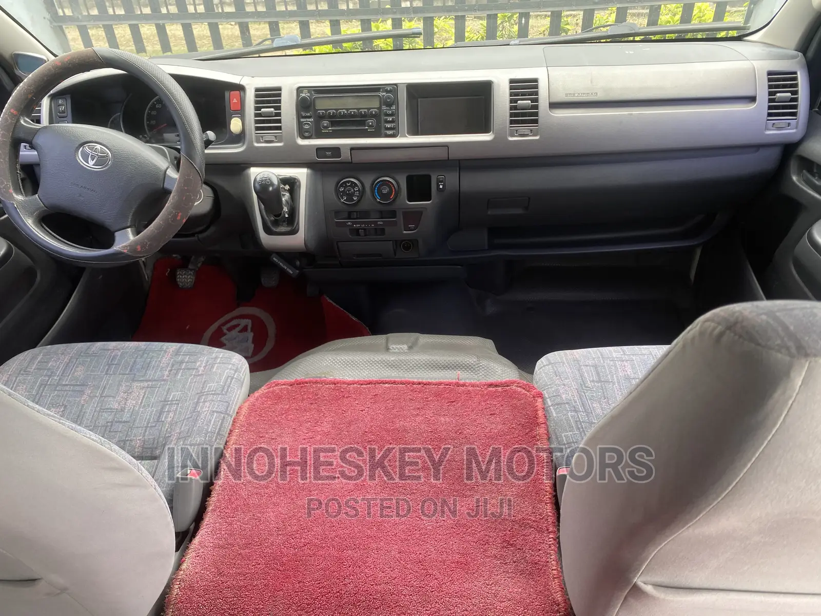 Toyota HiAce 2015 White