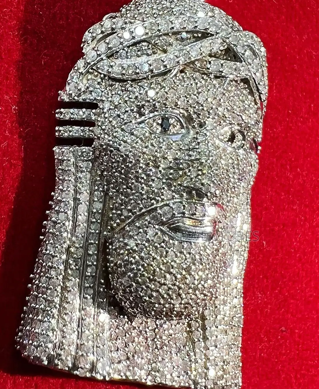 Pure Gold 750 VVS Diamond