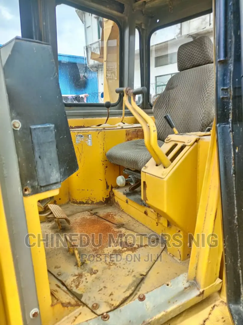 Cat D6H Xl Bulldozer With Ripper