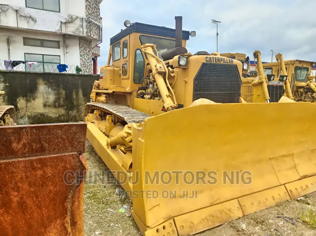 Caterpillar Bulldozer D8k With Ripper