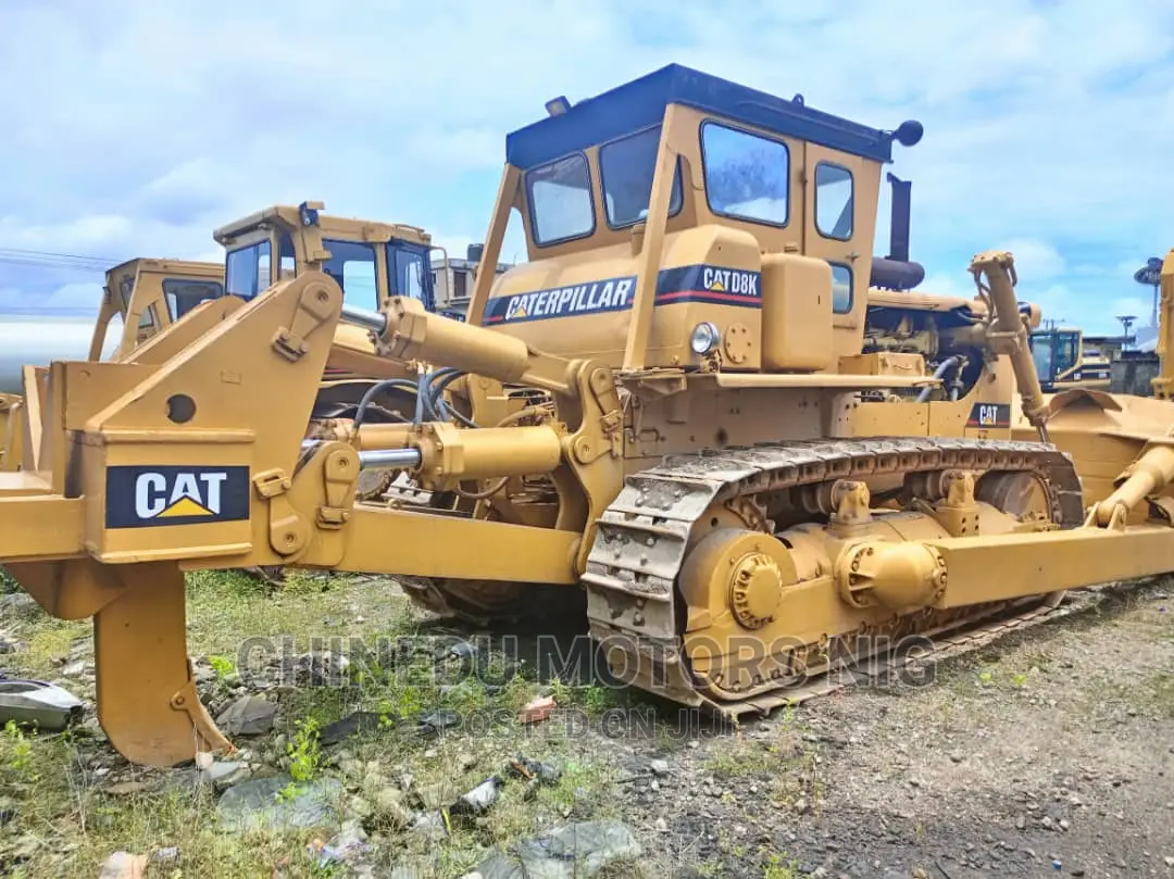 Caterpillar Bulldozer D8k With Ripper