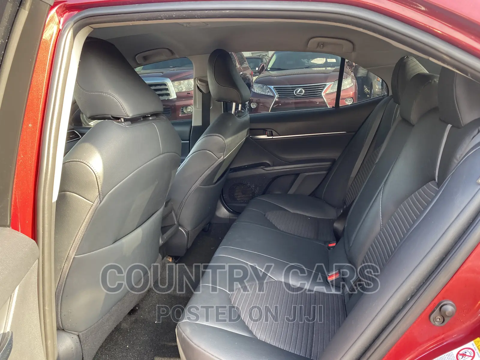 Toyota Camry SE FWD (2.5L 4cyl 8AM) 2018 Red