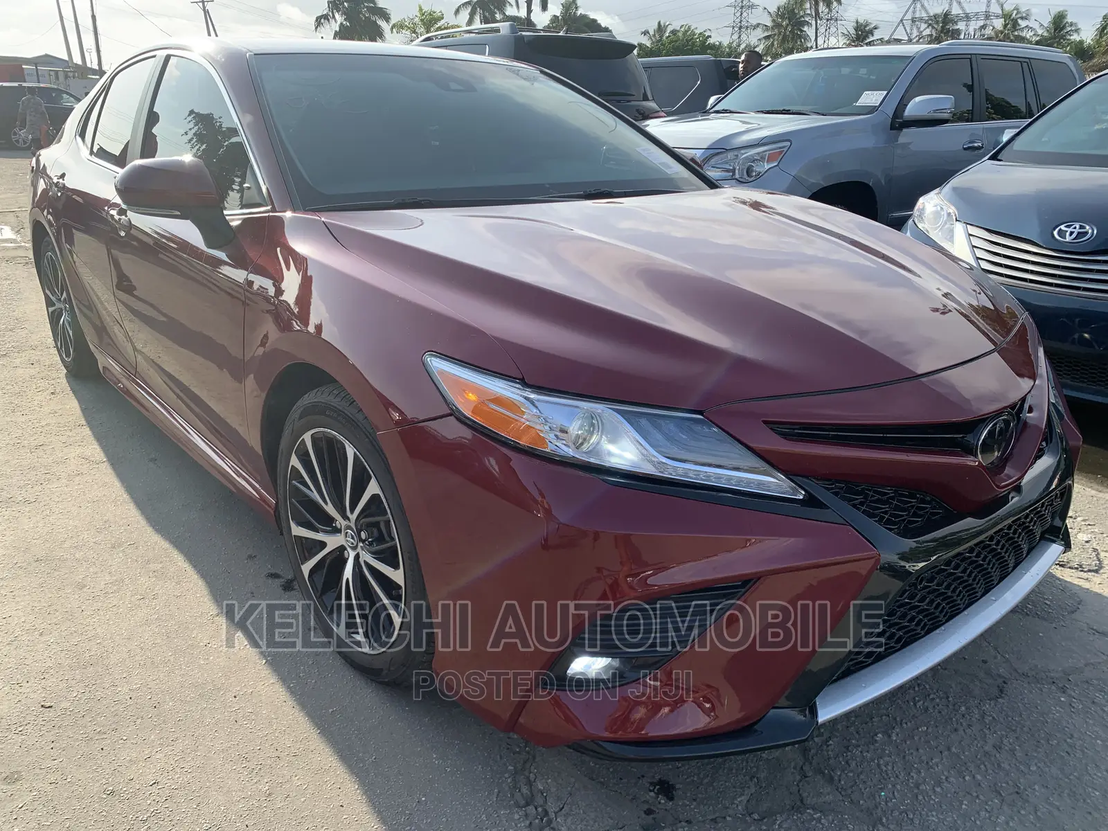 Toyota Camry SE FWD (2.5L 4cyl 8AM) 2018 Red