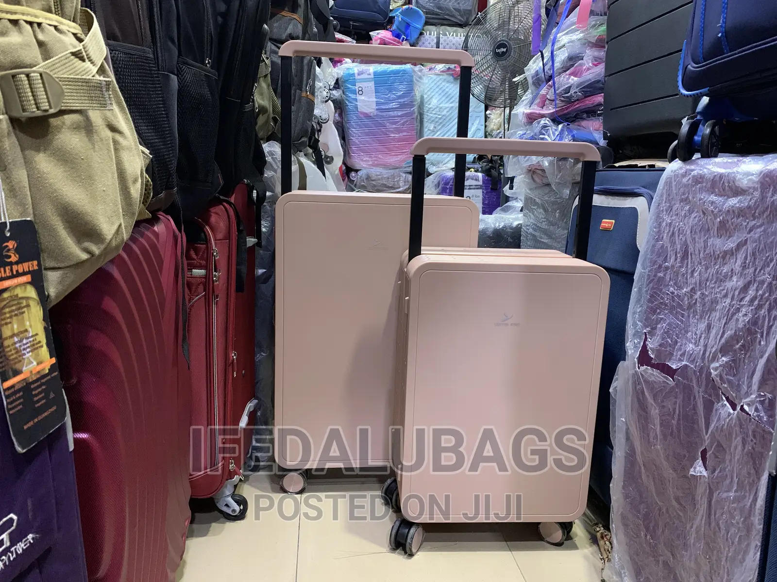 Set of Quality Imported Wide Handle Leaves Kings Travel Box