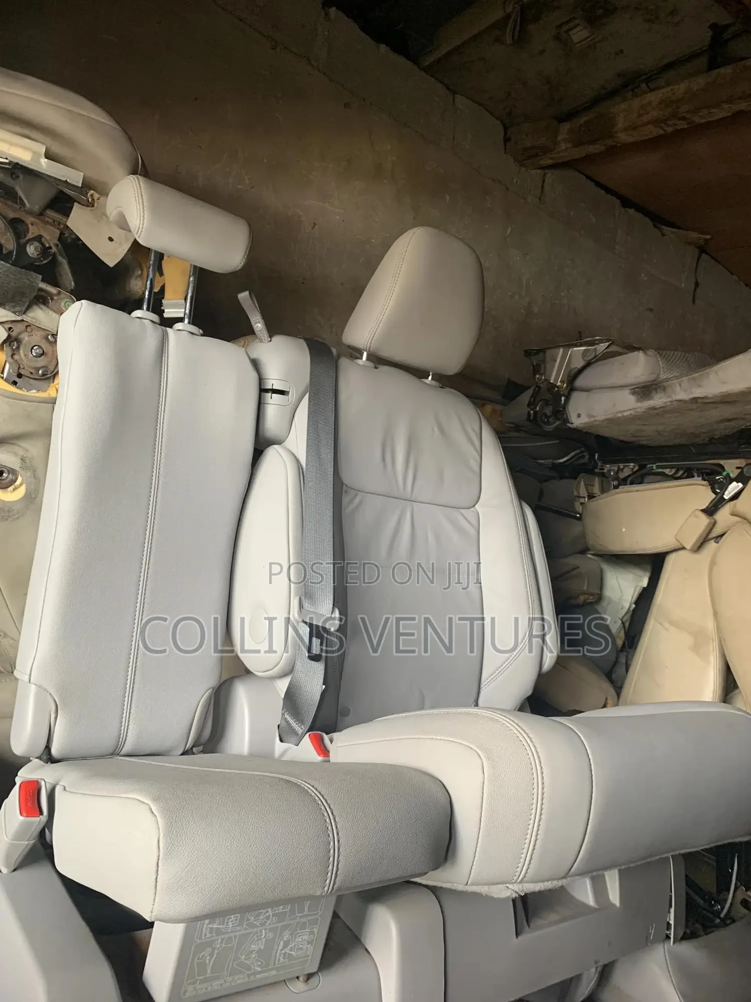 Complete Middle Seat Toyota Sienna 2015-17