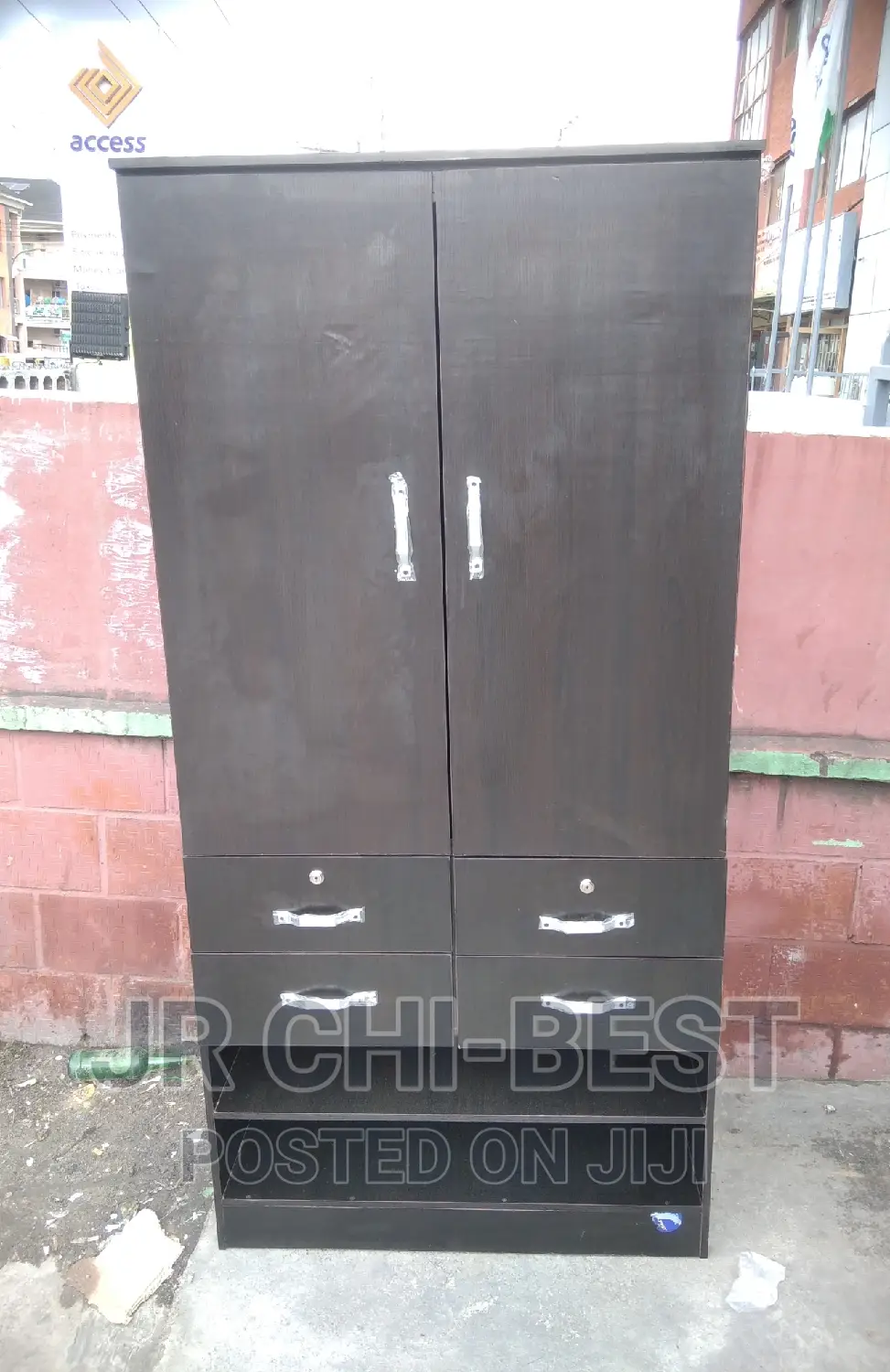 Durable 6ft by 3ft HDF Wooden Wardrobe With Drawers.