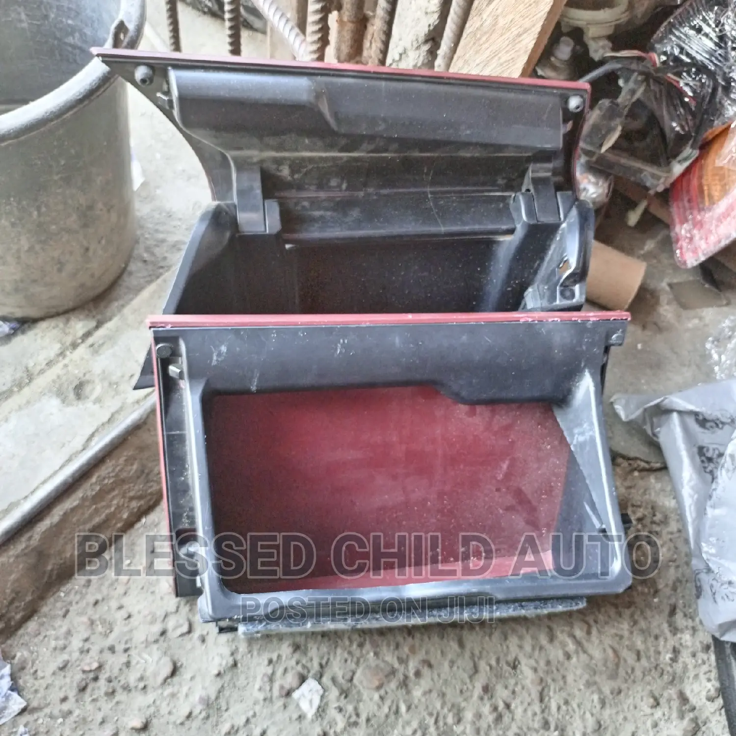 Up and Down Pegging Hole Toyota Hilux 2020