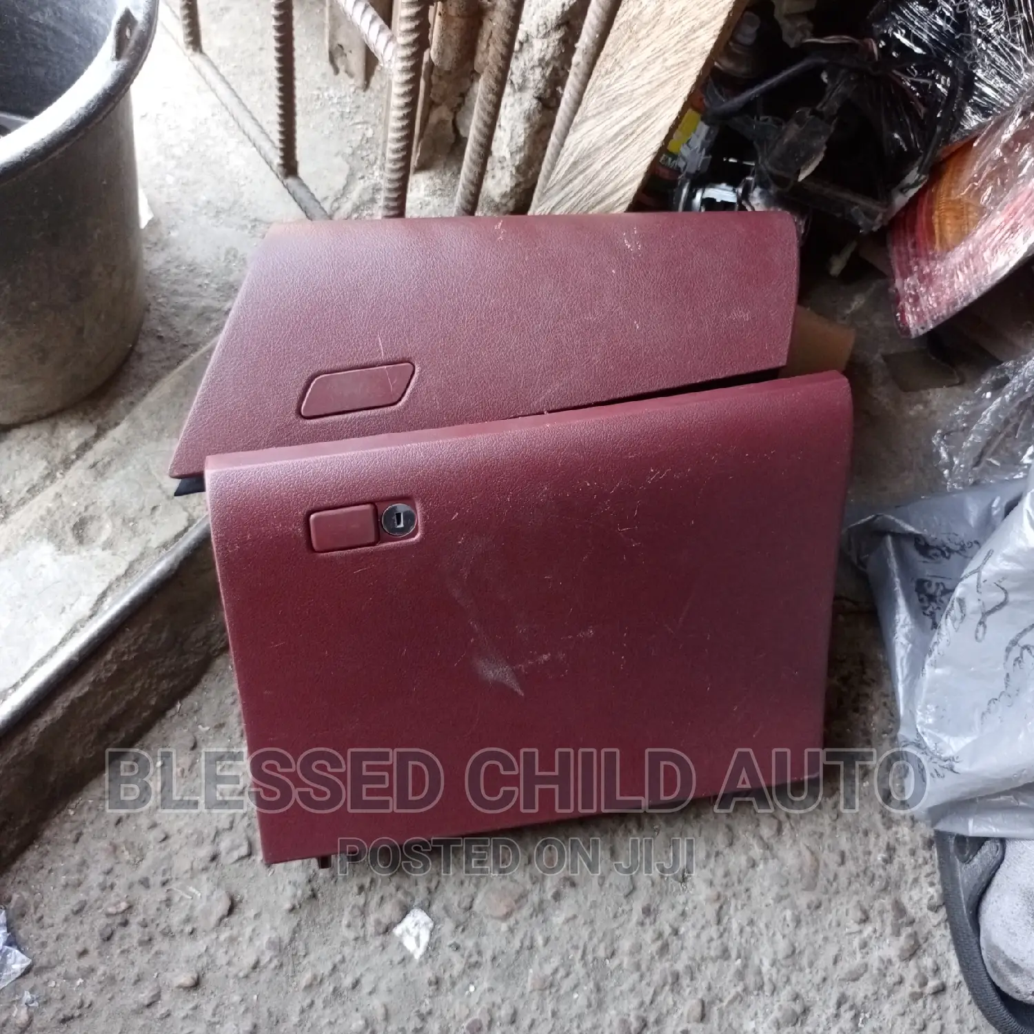 Up and Down Pegging Hole Toyota Hilux 2020