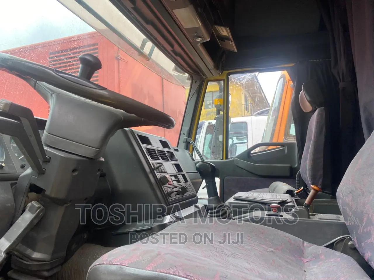 IVECO Truck 10 Tyres 2005 Model