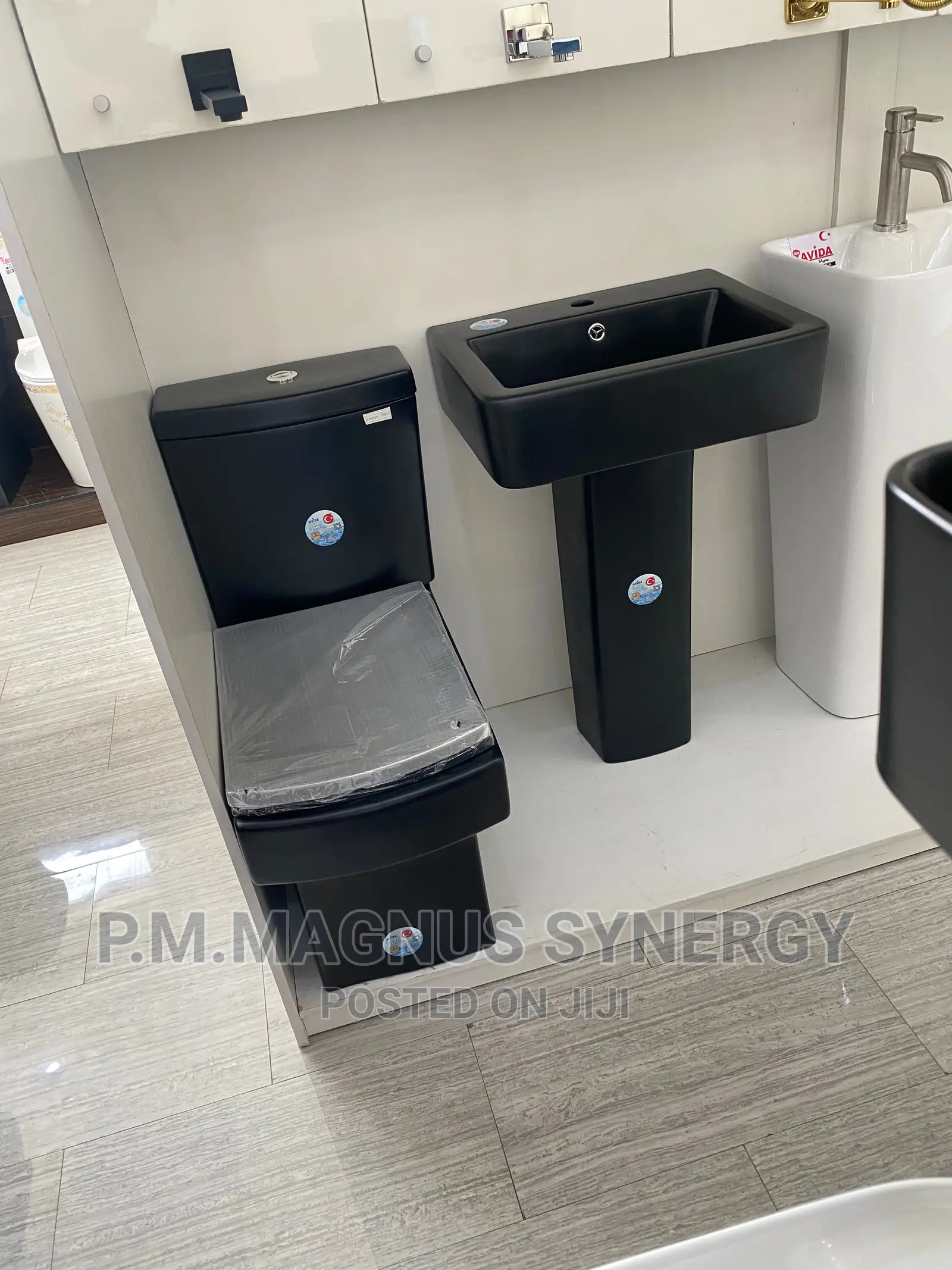England Standard Black Water Closet Wc.