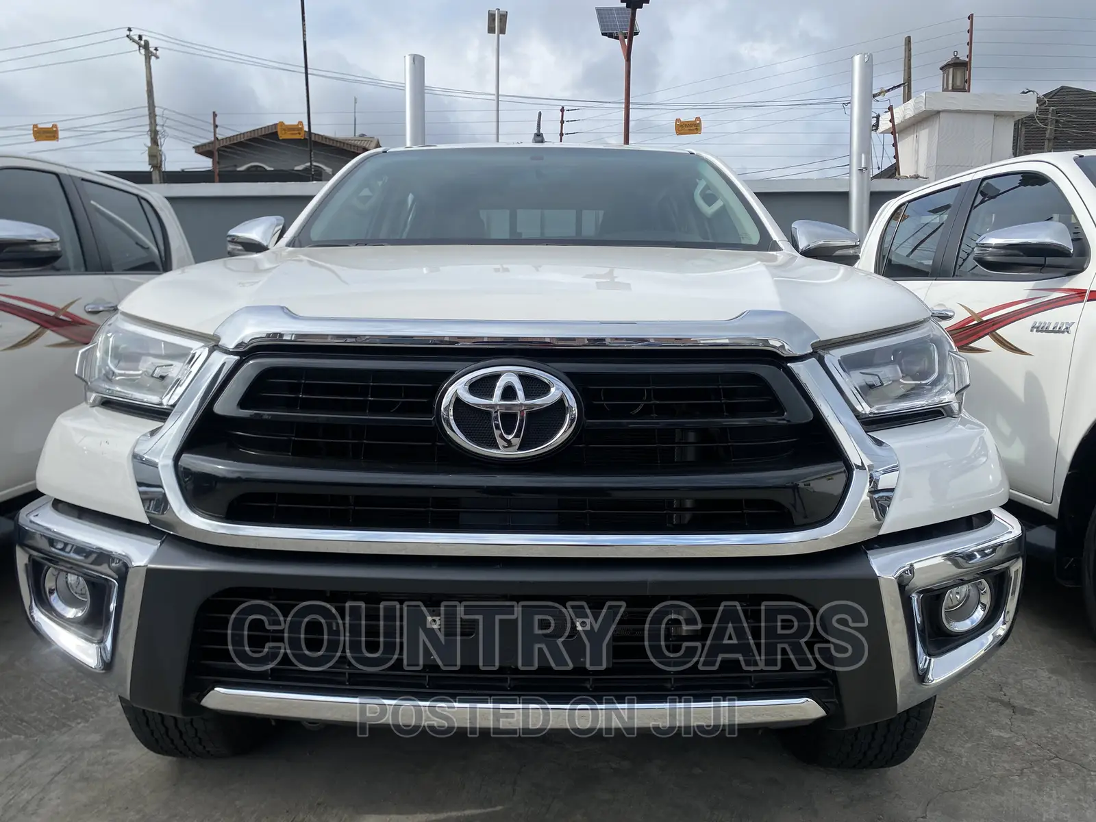 Toyota Hilux 2021 White