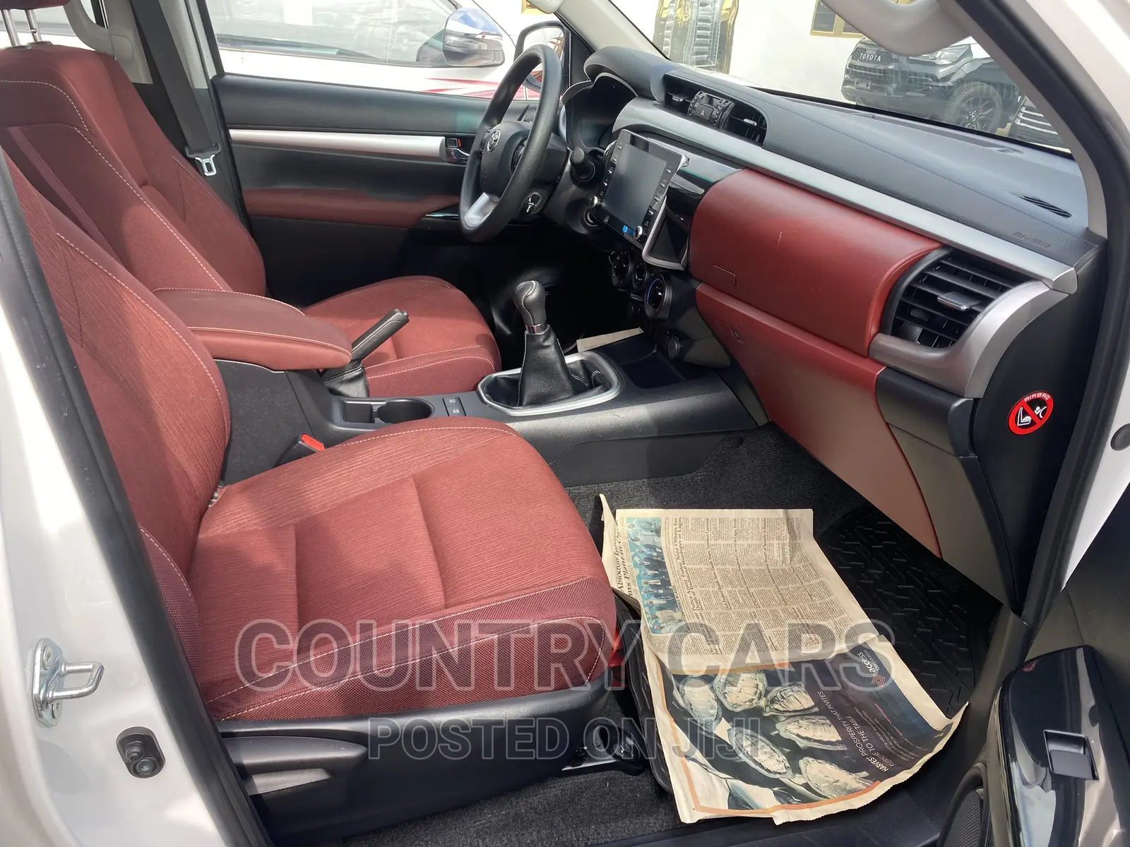 Toyota Hilux 2021 White