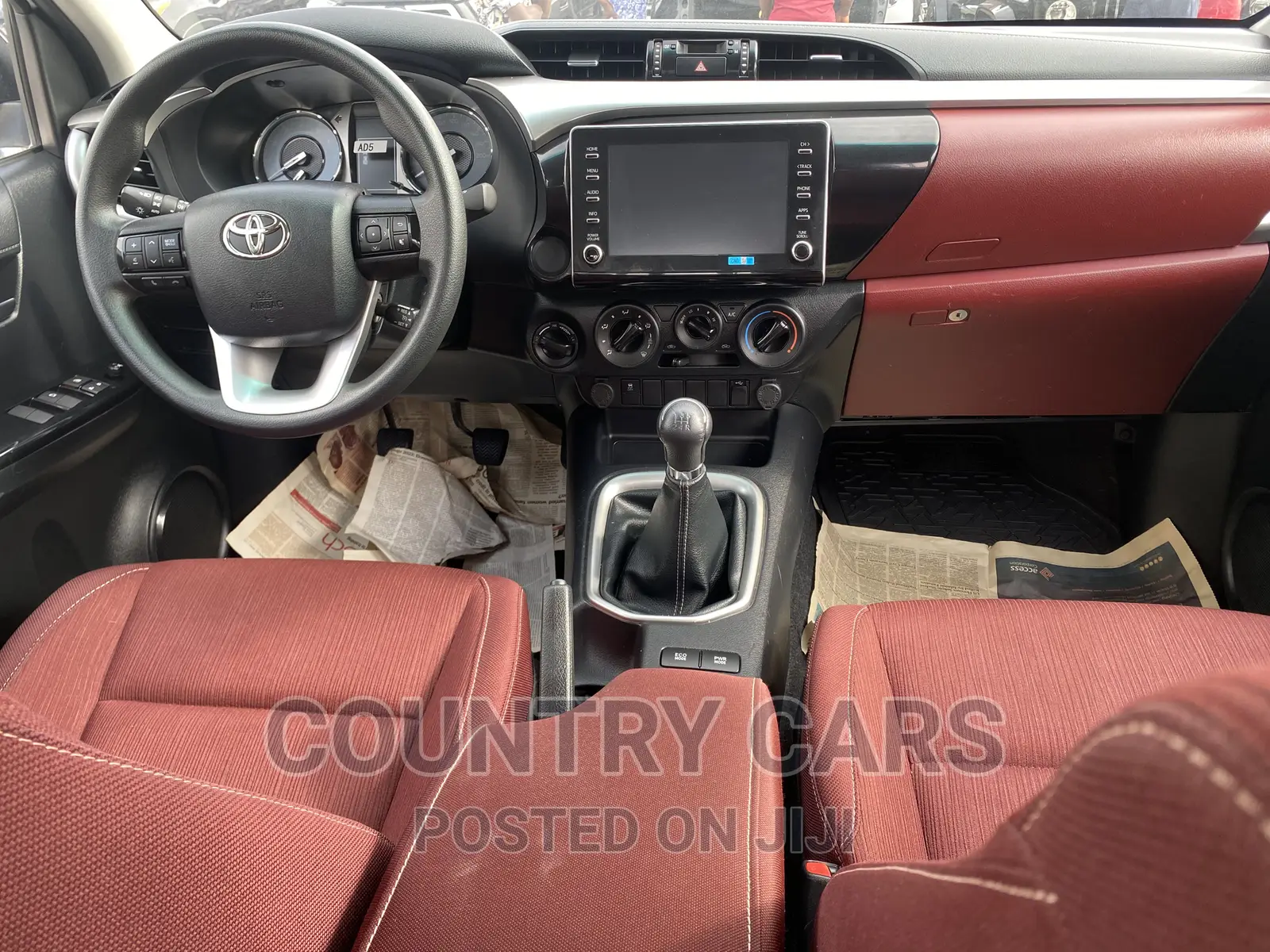 Toyota Hilux 2021 White