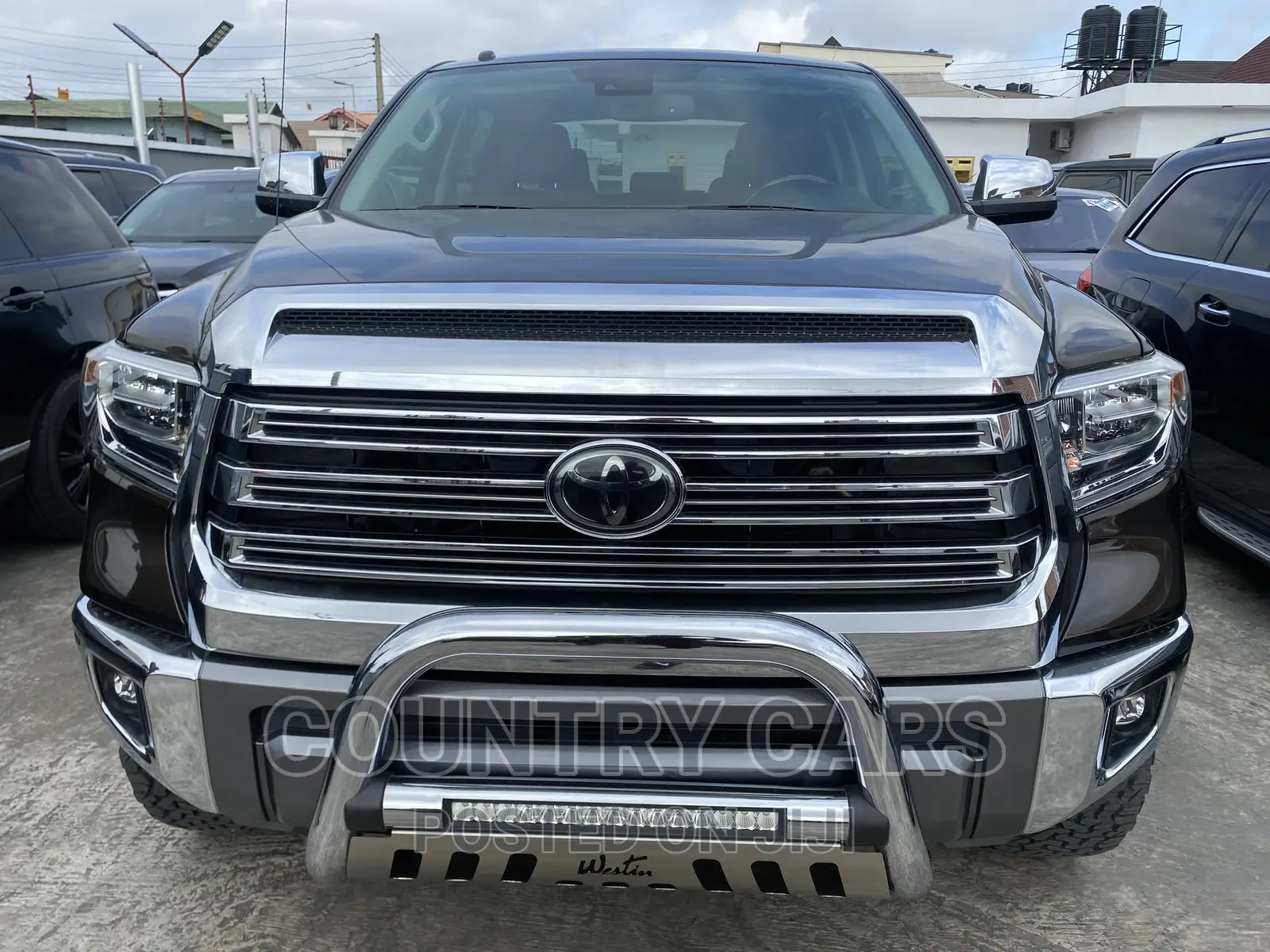 Toyota Tundra Limited 5.7L V8 4x4 Double Cab 6.6 ft. box 145.7 in. WB