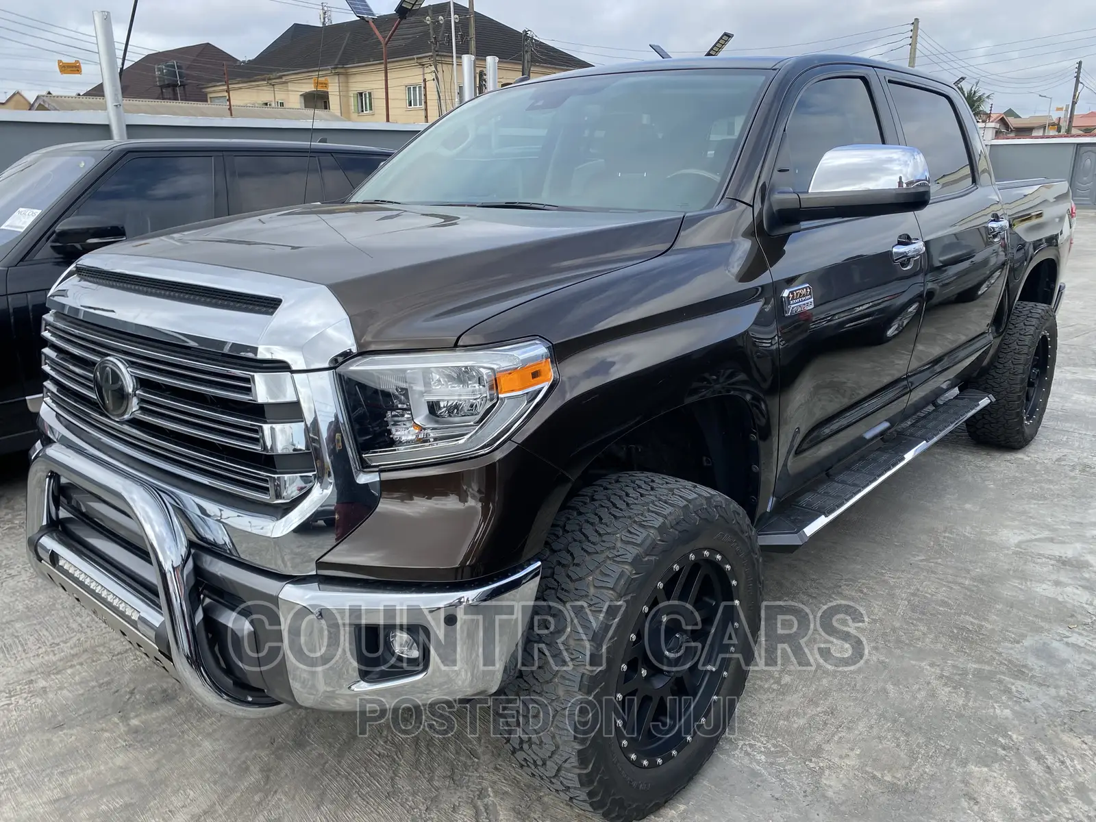 Toyota Tundra Limited 5.7L V8 4x4 Double Cab 6.6 ft. box 145.7 in. WB