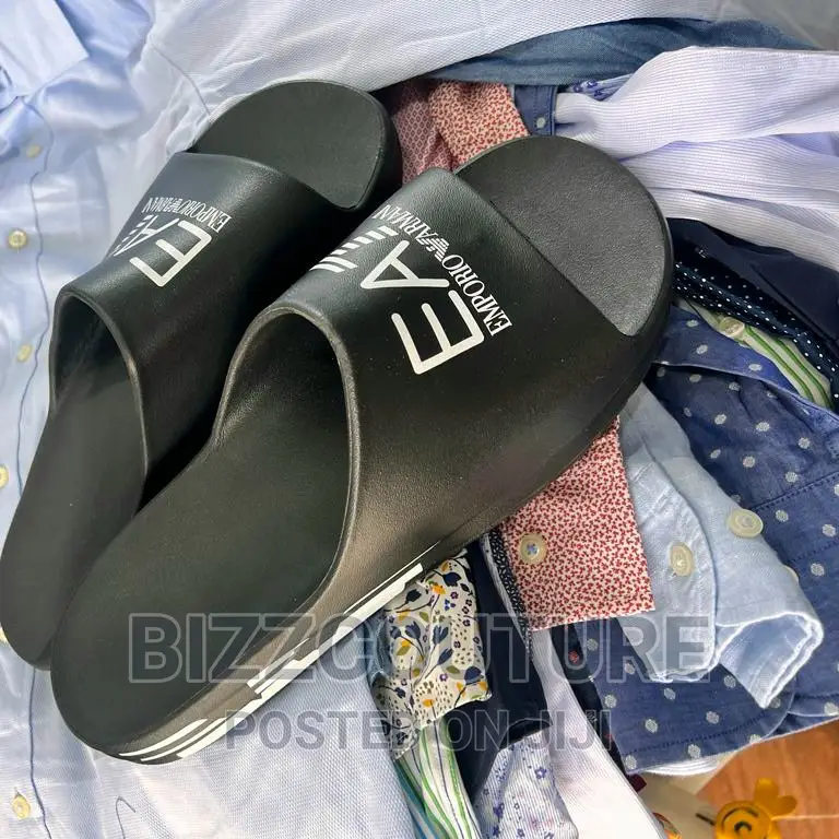 Original EMPORIO ARMANI Slides Available in Store