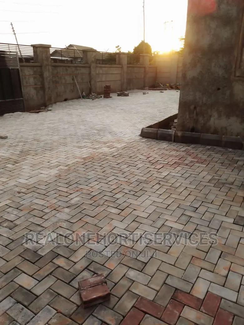 Interlock (Pavers) For Homeowner, Hotels, Malls, Office's