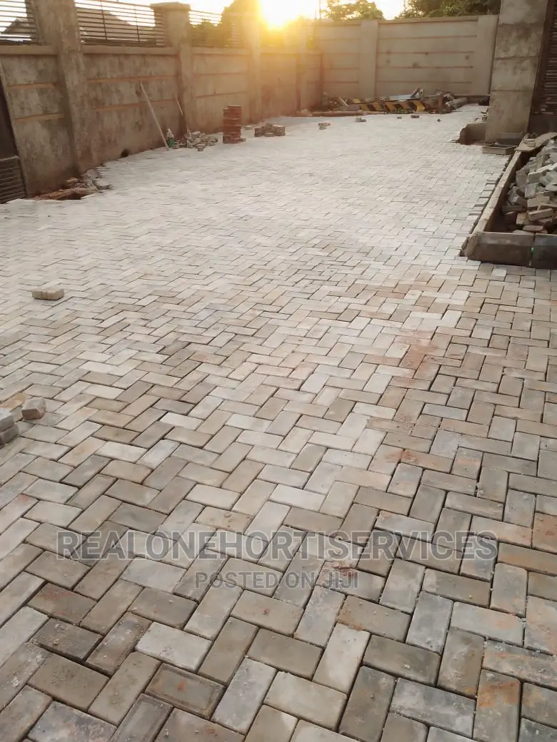 Interlock (Pavers) For Homeowner, Hotels, Malls, Office's