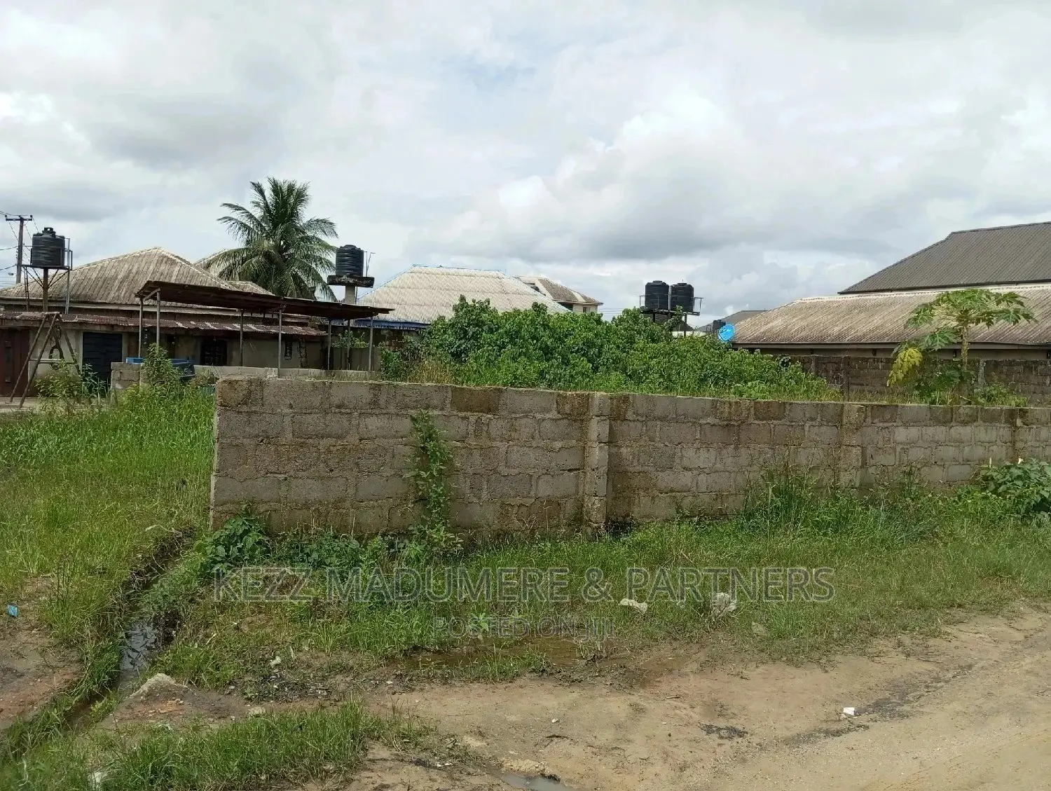For Sale : 2 Cornerpiece Plots of Land