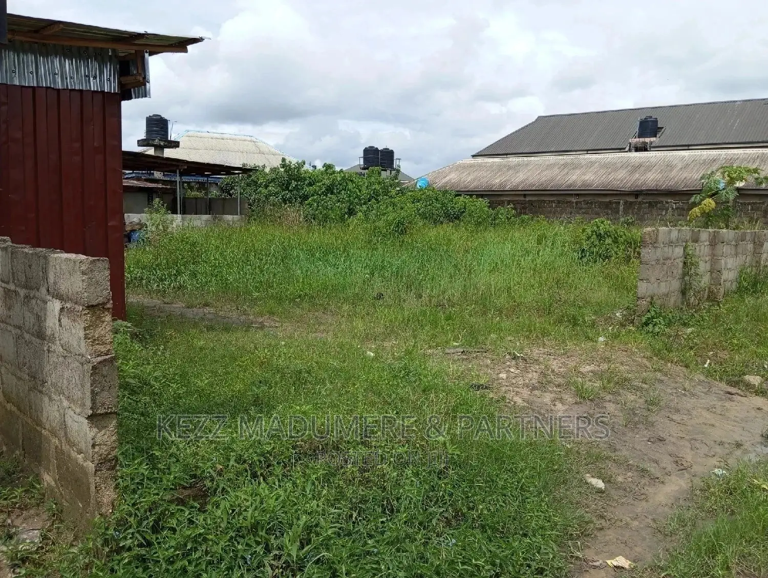For Sale : 2 Cornerpiece Plots of Land