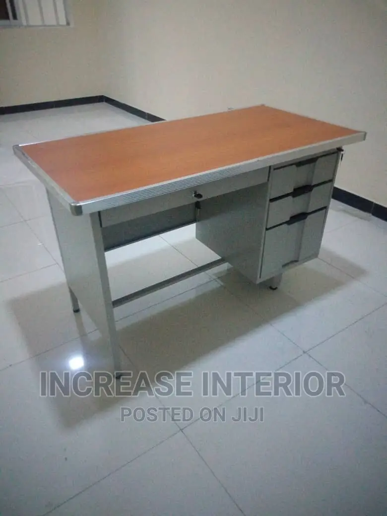 Quality Executive Metal Office Table