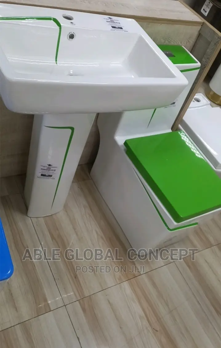 Executive Lemon Design Water Closet