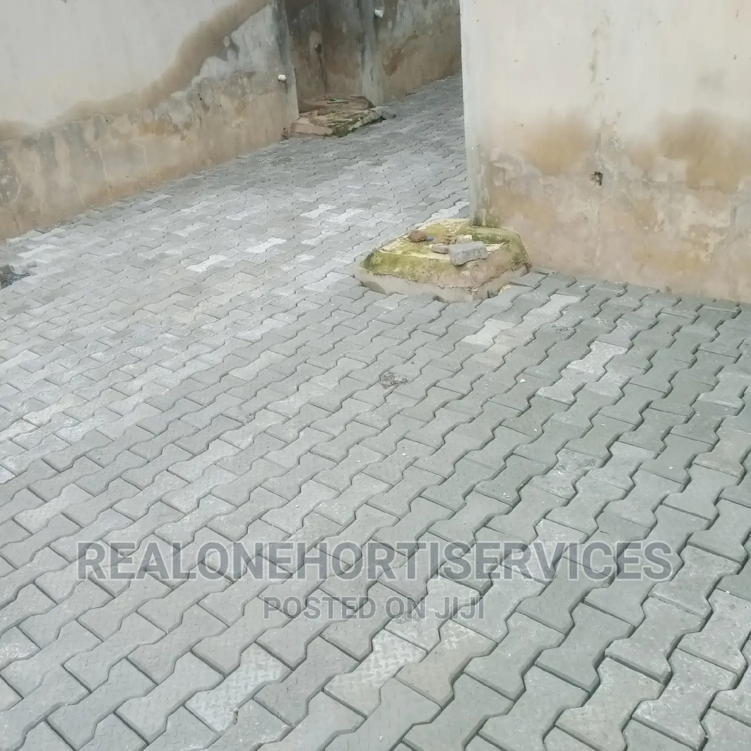 Interlocking Stones For Residential Properties, Schools, Etc