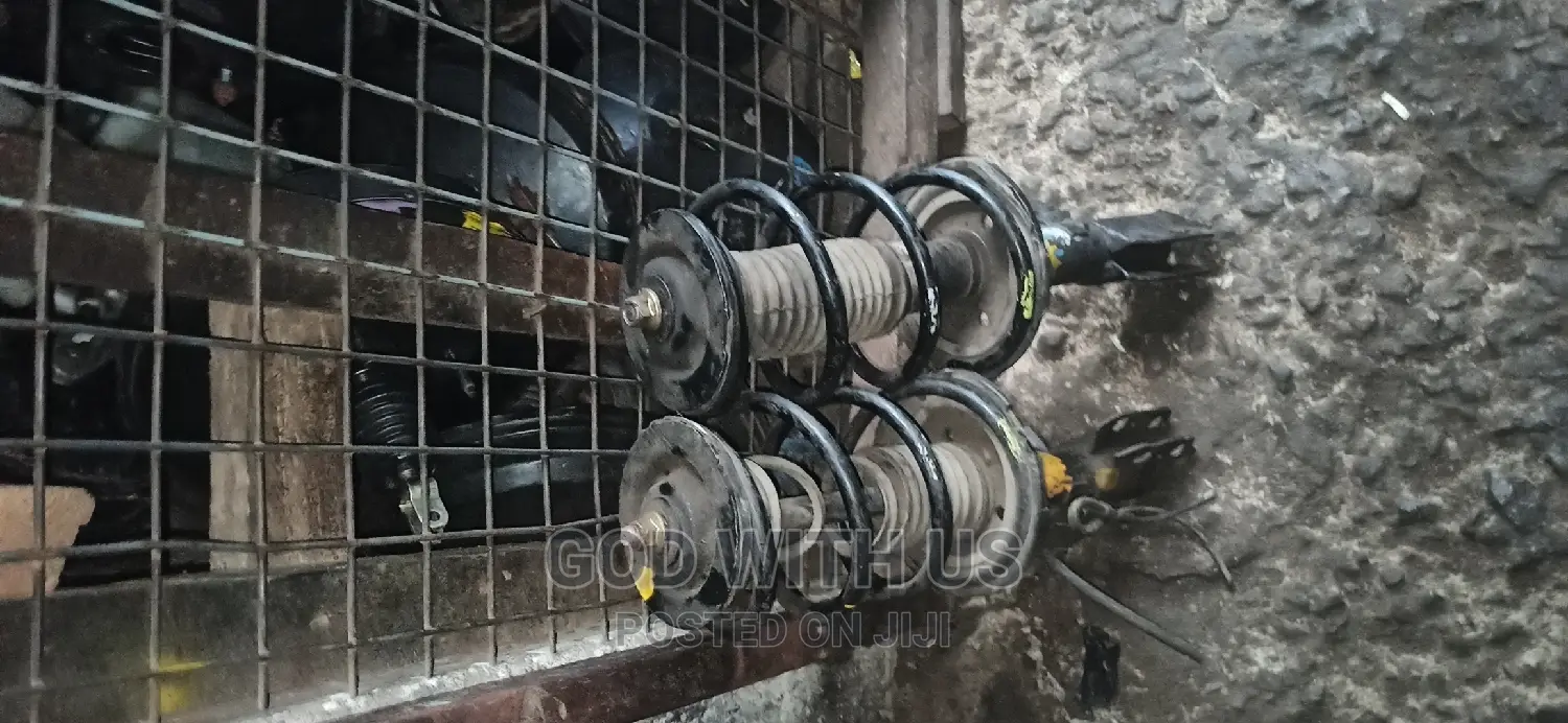 Front Shock 1.8 Corolla 2005