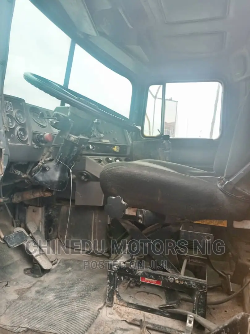 Mack R Model Water Tank 15,000 Litres