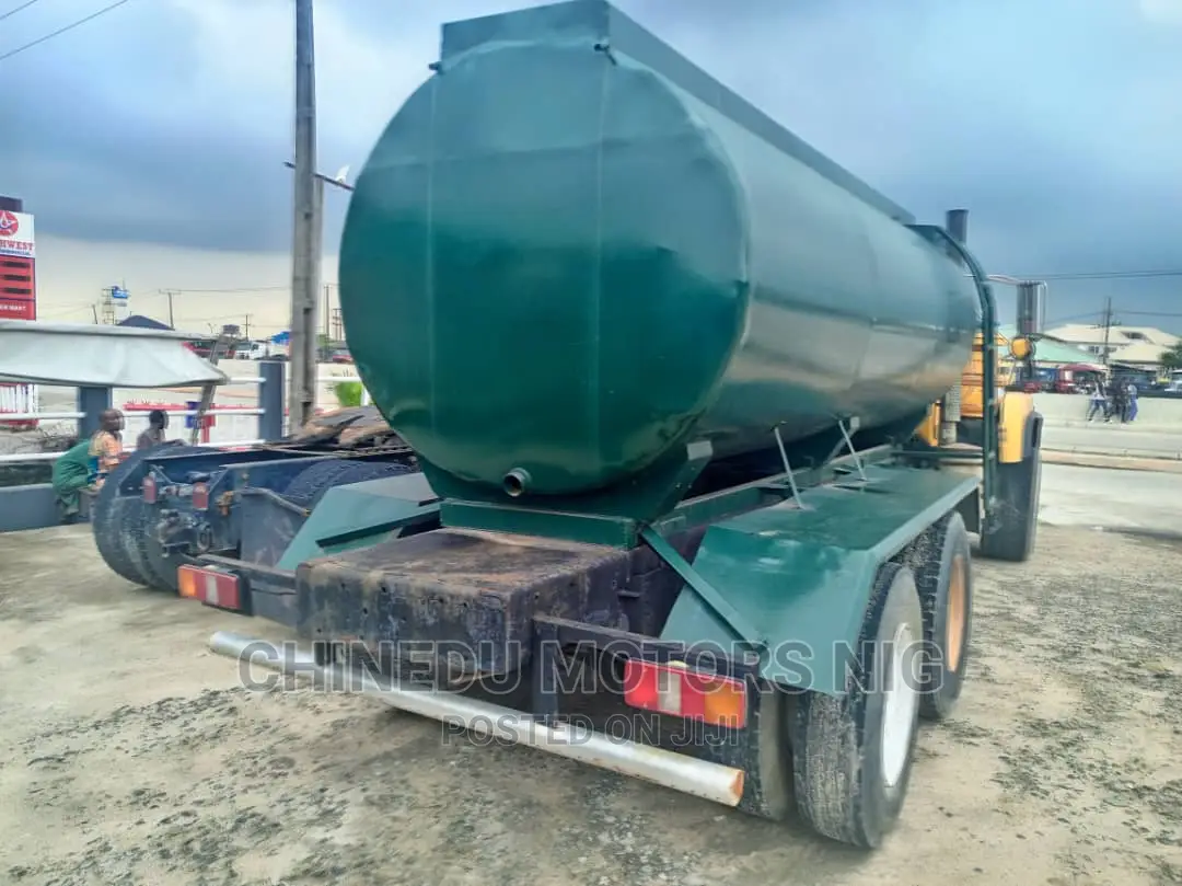 Mack R Model Water Tank 15,000 Litres