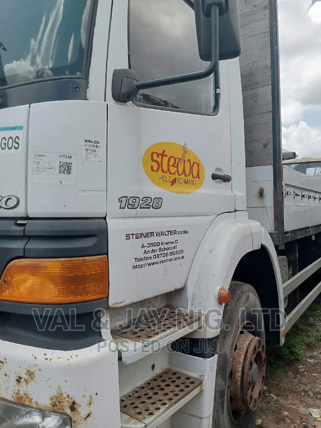Mercedes Benz 1928 Truck -6 Tyres 2012 White
