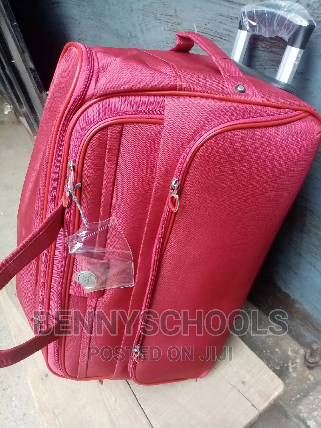 Big Red Star Express Traveling Luggage Bag With Trolleys