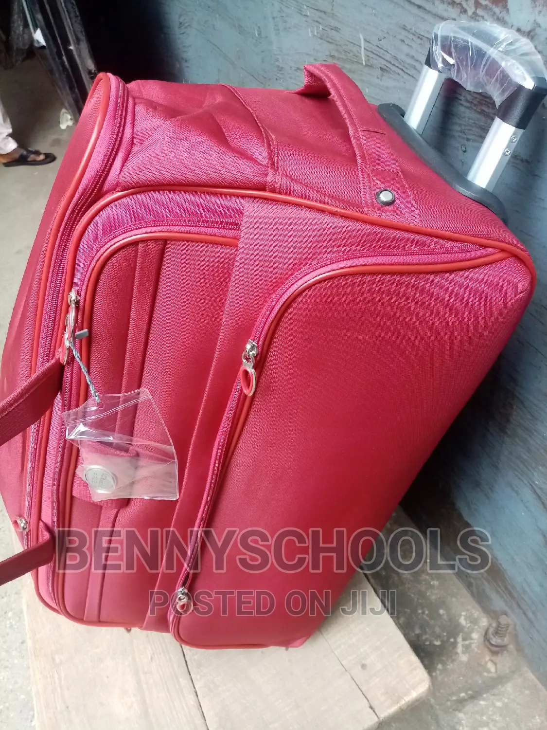 Big Red Star Express Traveling Luggage Bag With Trolleys