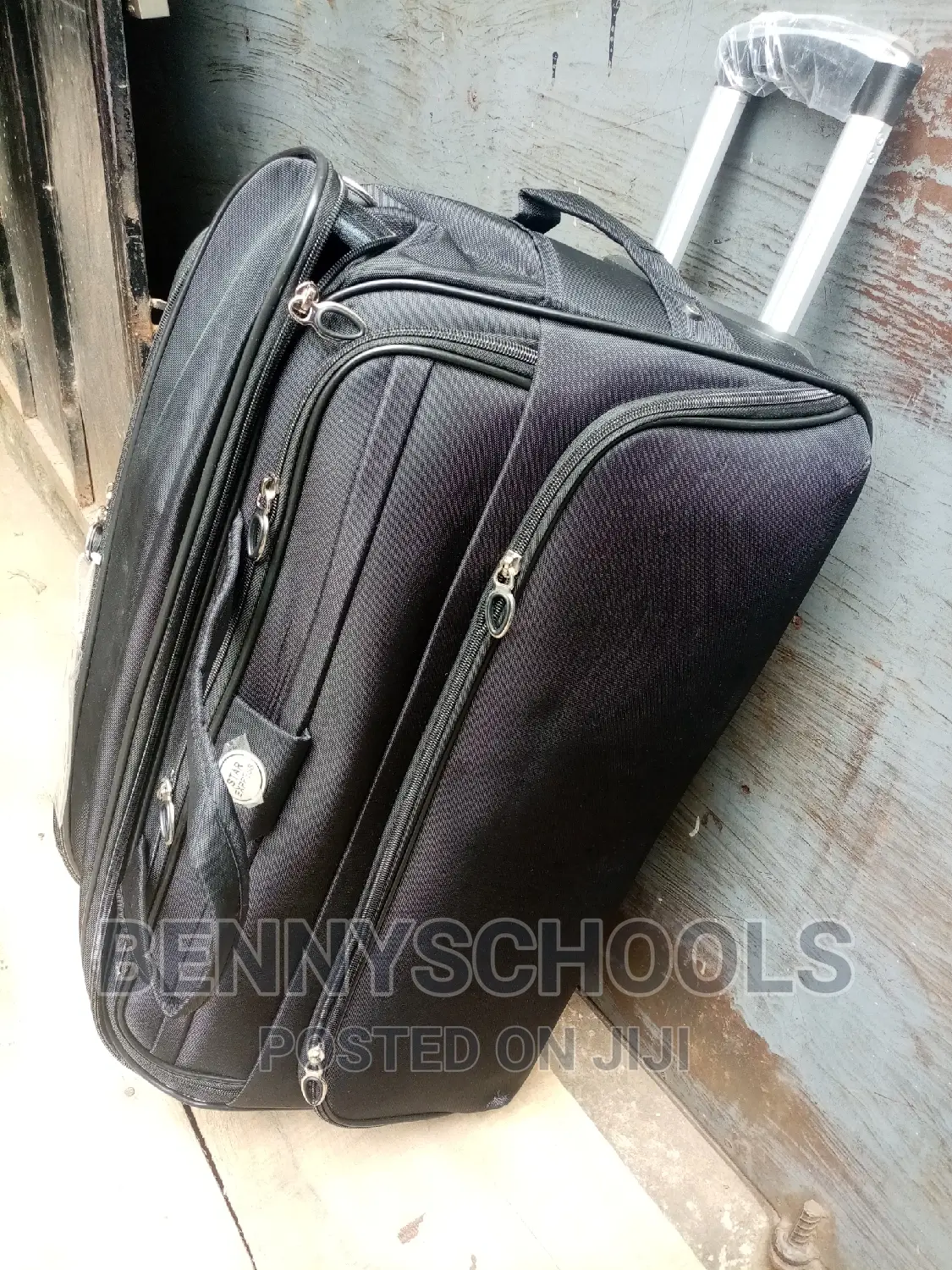Big Black Star Express Traveling Luggage Bag With Trolleys