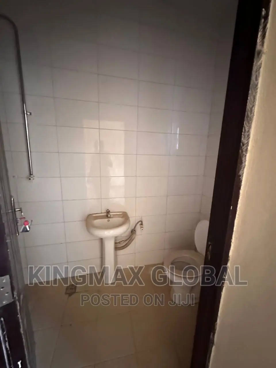3bdrm Block of Flats in Zuba for sale