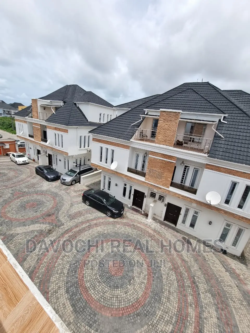 4bdrm Duplex in Chevron Second Toll, Lekki for rent