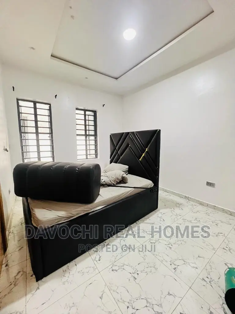 3bdrm Apartment in Ikate-Lekki for rent