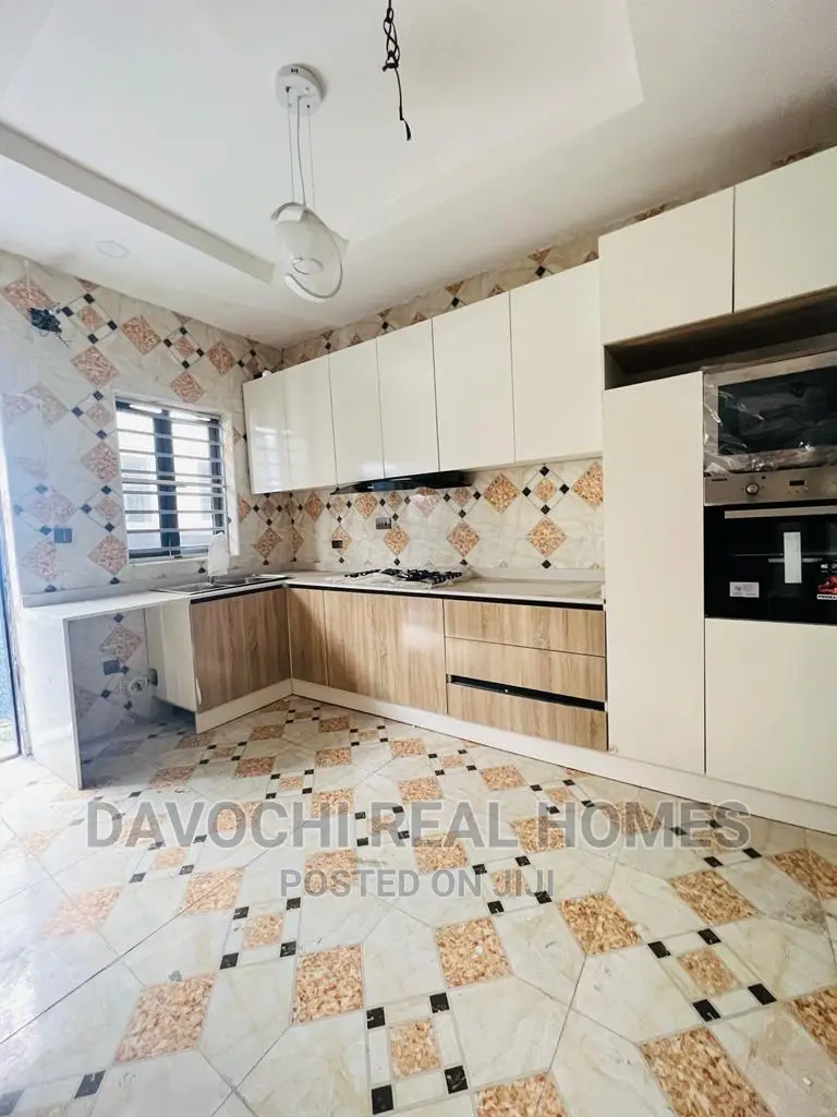 4bdrm Duplex in Orchid Road, Lekki for rent