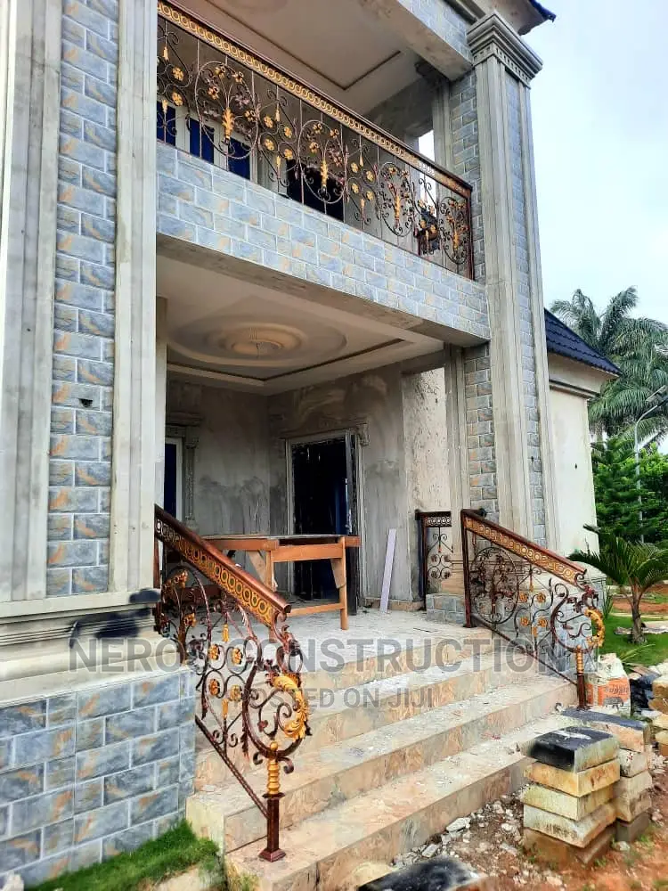 China Rosette and Emoney Cumbi Wrought Iron Rail