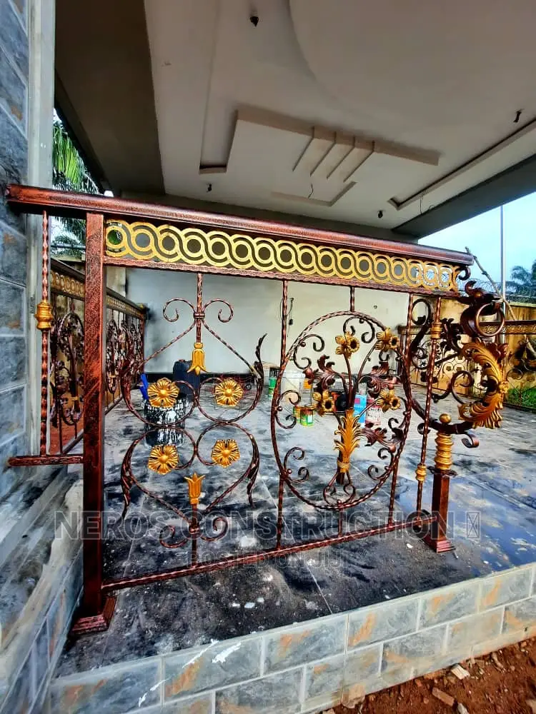 China Rosette and Emoney Cumbi Wrought Iron Rail
