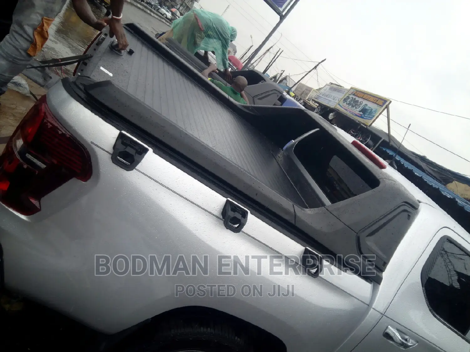 Rolling Boot Cover With Spoiler for Changan =