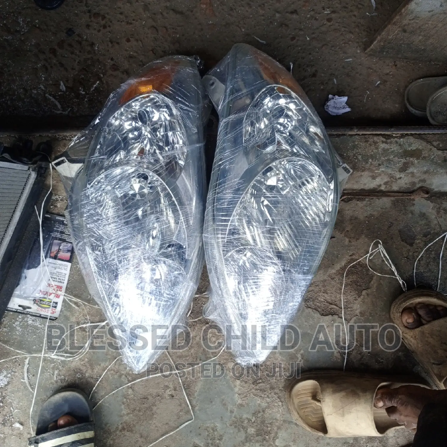 Headlamp Toyota Matrix 2003-2007