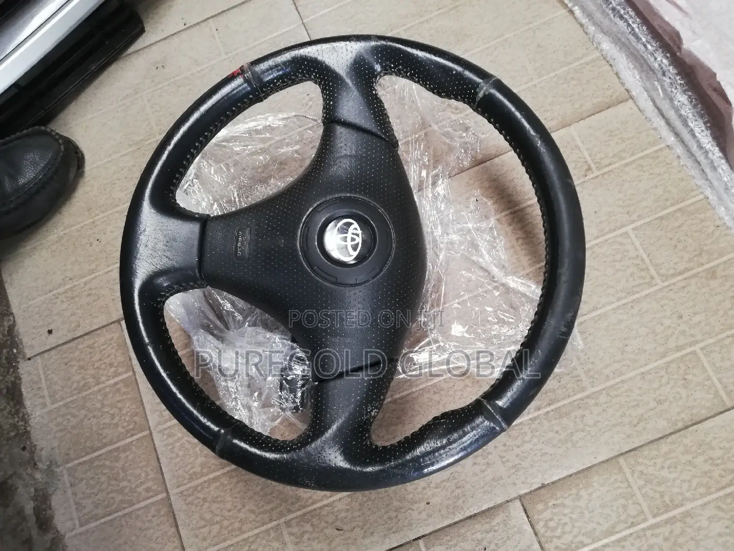Neat Matrix Steering Wheel and Airbag