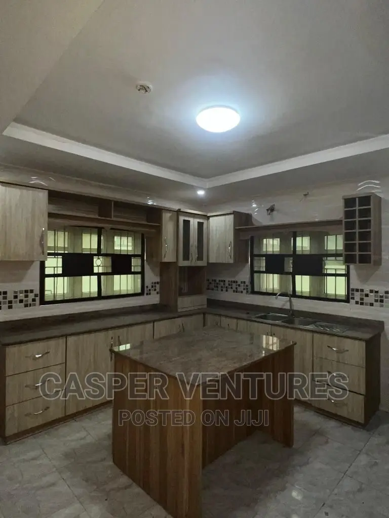 4bdrm Duplex in Chevyview, Chevron for rent