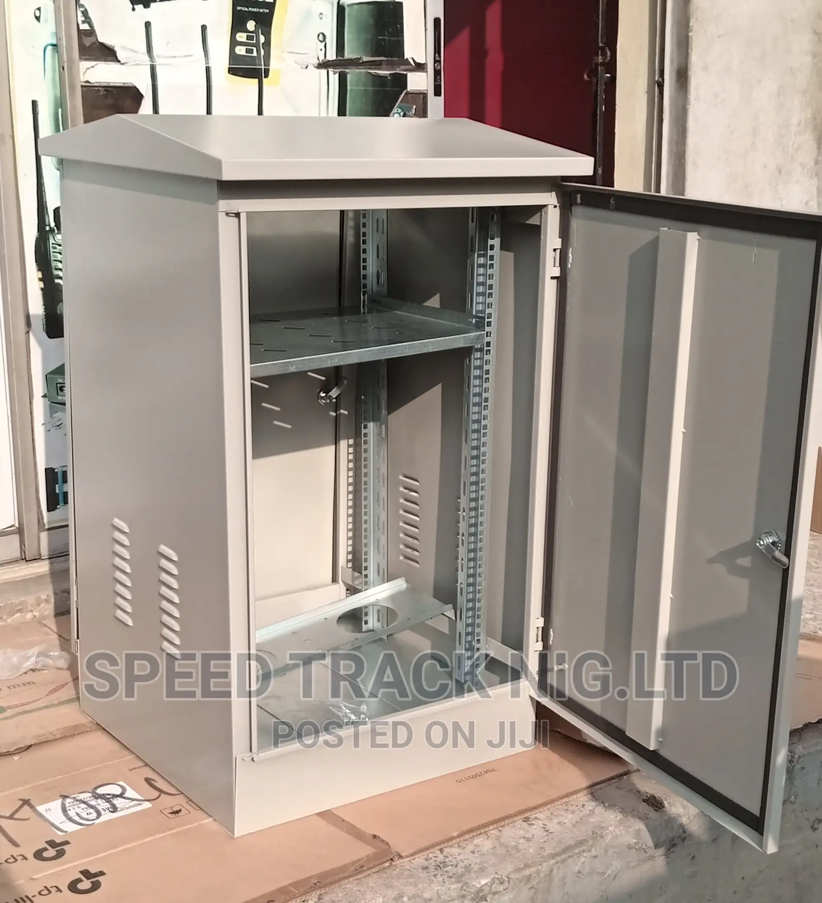 18U 600x600mm Outdoor Rack