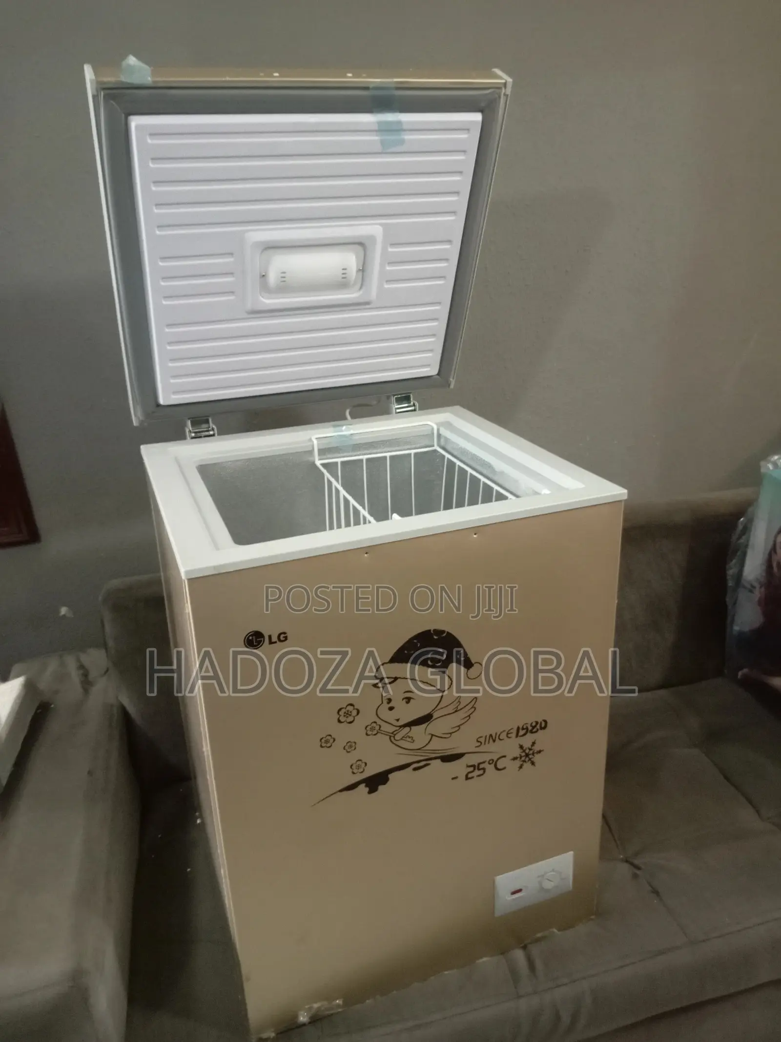 Great Quality LG Chest Freezer {Gc-160} 100L