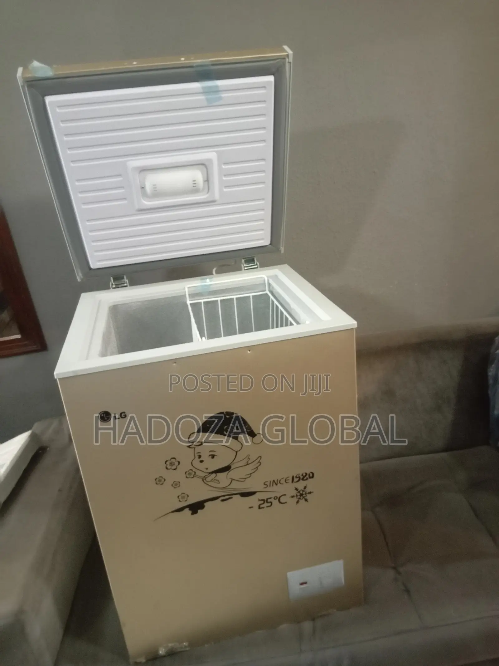Great Quality LG Chest Freezer {Gc-160} 100L