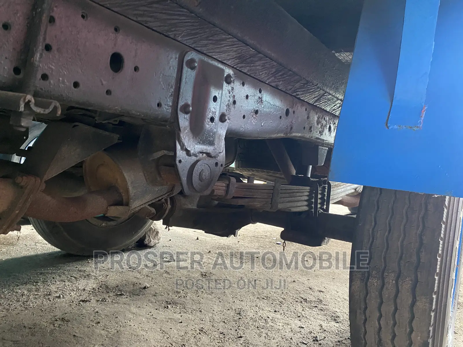 Nissan CABSTAR Bluee