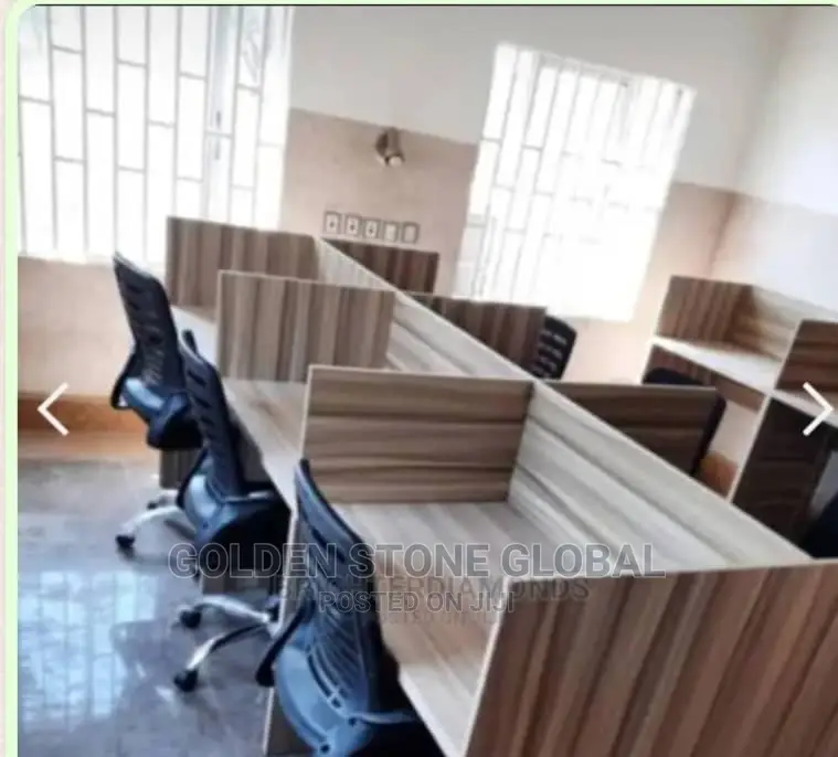 6 Seater Workstation Table.